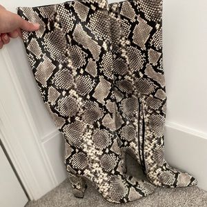 Villa Rogue size 10 Klark Tall boot